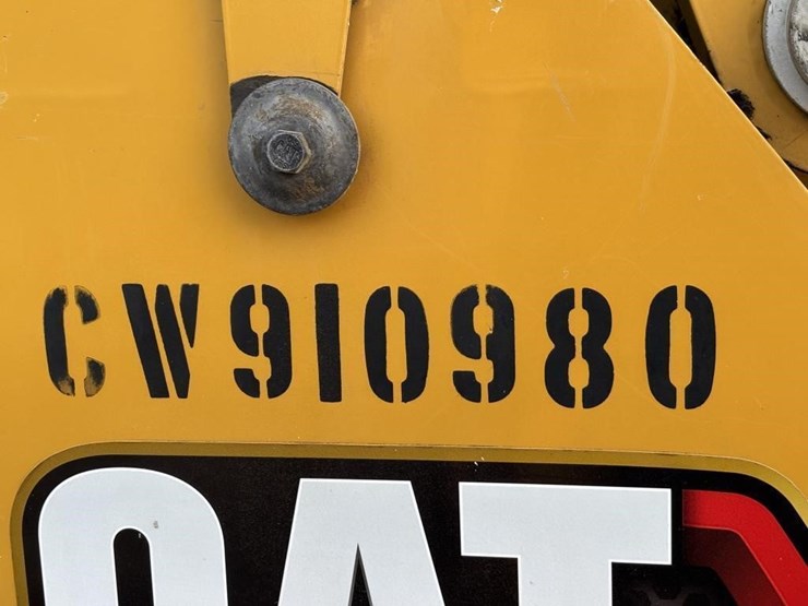 2021-caterpillar-259d3-image-45