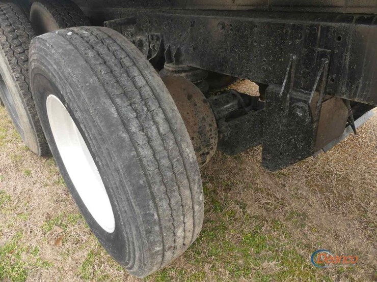 2009-kenworth-t800-image-10