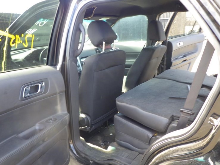 2015-ford-explorer-image-7