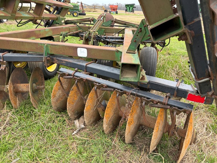 john-deere-630-image-16