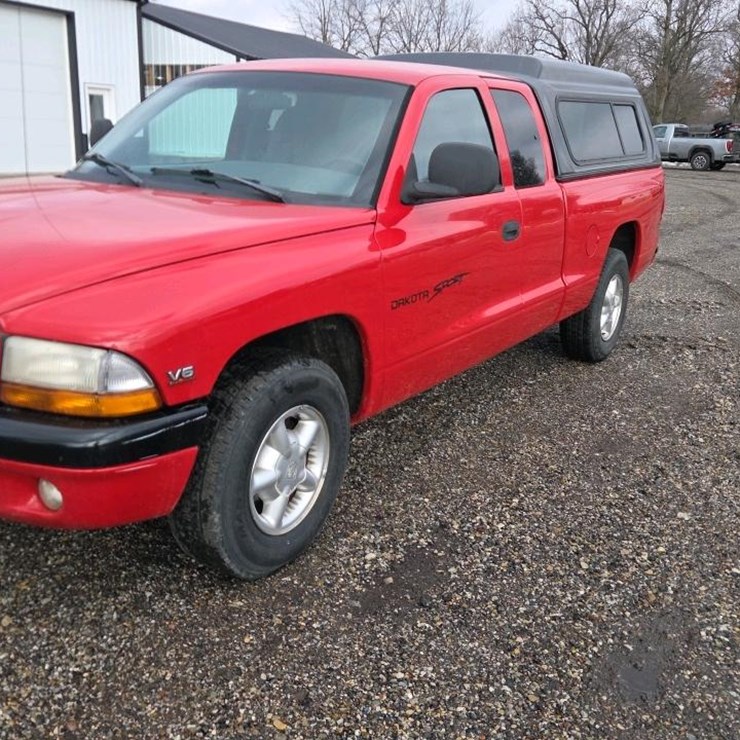 1997 DODGE DAKOTA SPORT