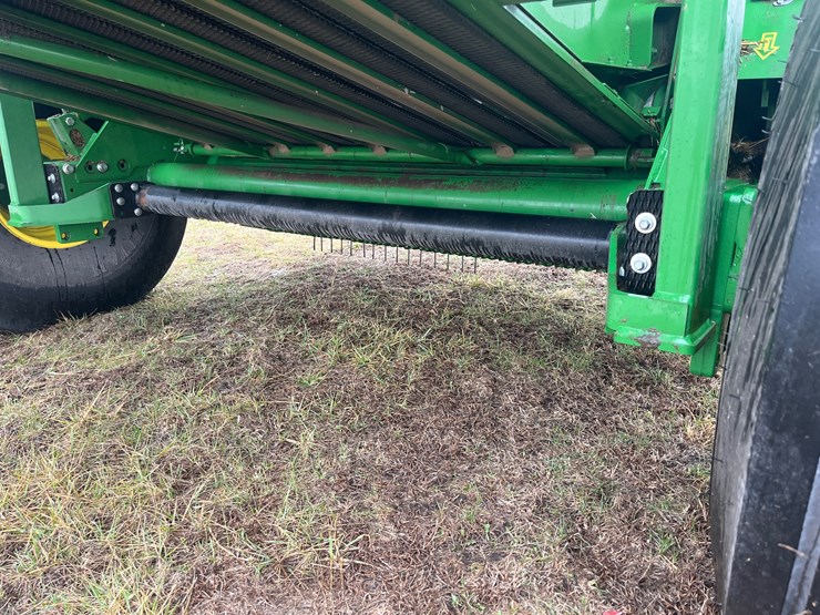 john-deere-560m-image-22