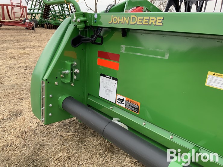 2024-john-deere-625f-image-10