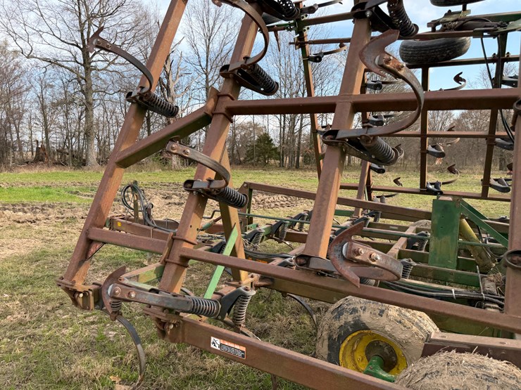 john-deere-38-image-34