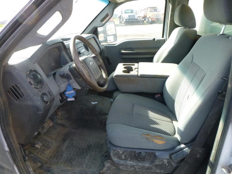 2011-ford-f550-image-7