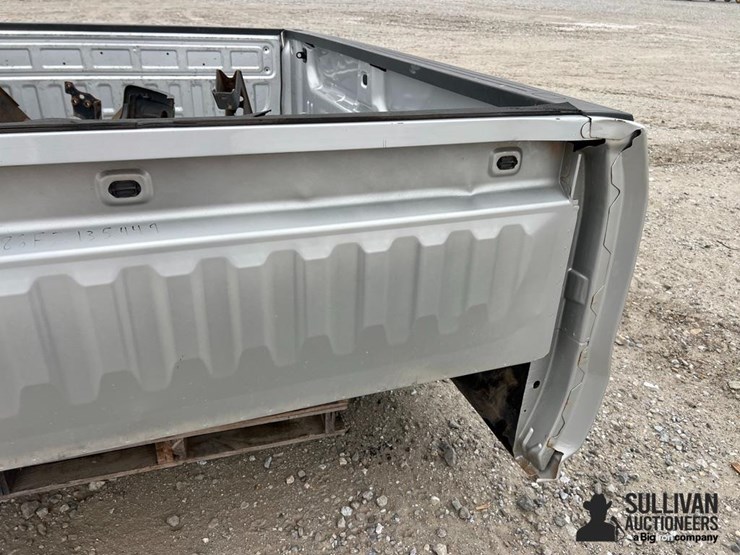 2015-gmc-3500-image-18