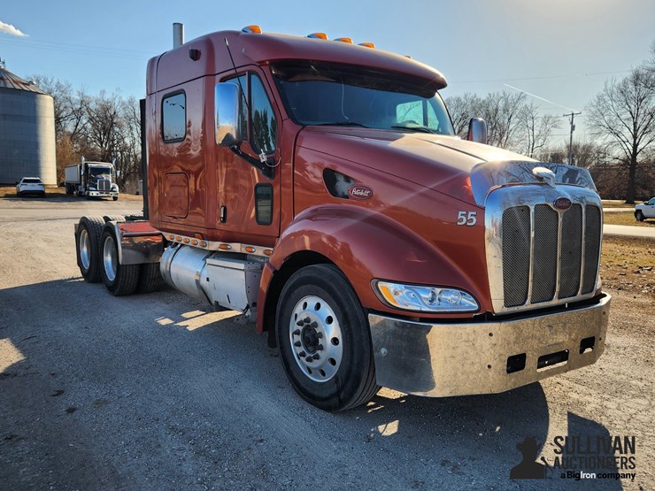2007-peterbilt-387-image-3