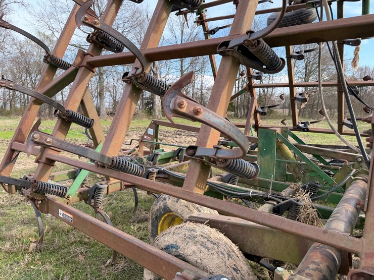 john-deere-38-image-31