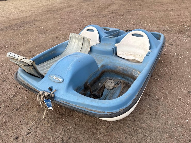 pelican-paddle-boat-image-1