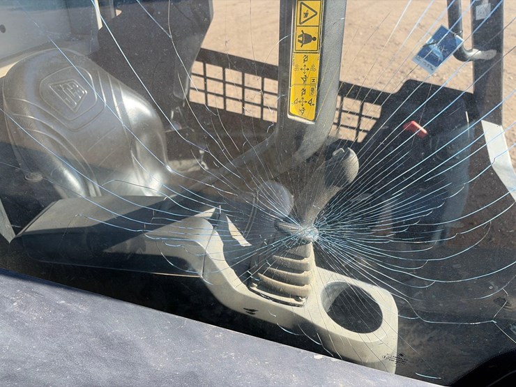 2016-jcb-135-image-14