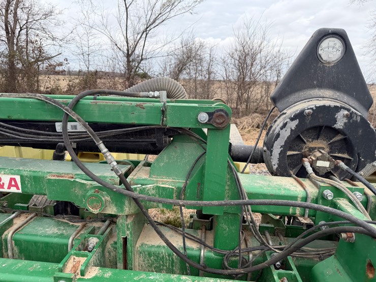 john-deere-12-image-70