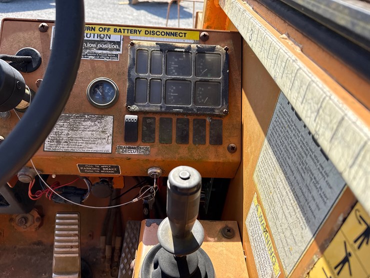 lull-644b-42-image-28