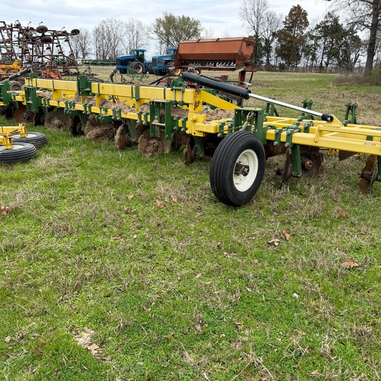 #41013 • 2022 Roll-A-Cone 12-row 30" Hipper