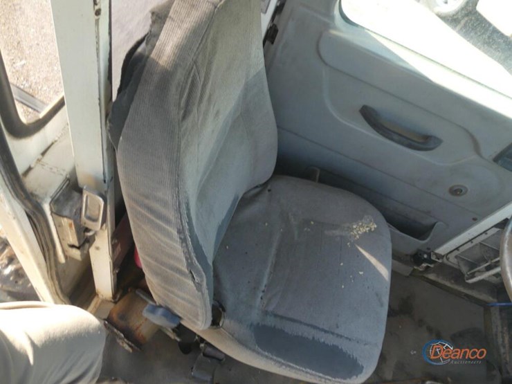 2009-kalmar-4x2-yard-jockey,-s/n-323464-(inoperable---no-title---bill-of-sale-only):-s/a,-bad-engine-image-11