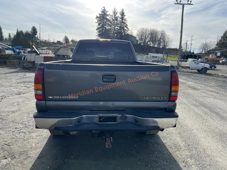 2002-chevrolet-silverado-2500-image-4