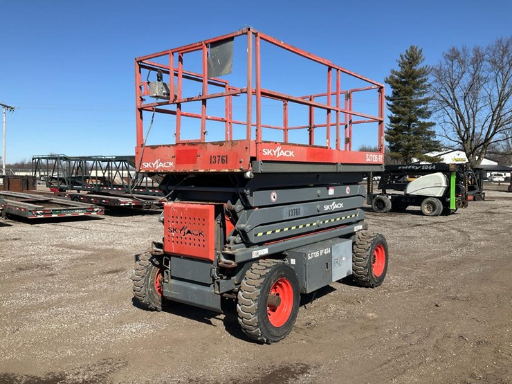 2015-skyjack-sj7135rt-image-1