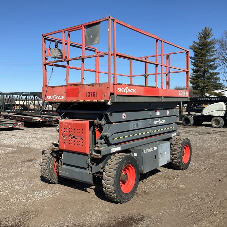 2015 SKYJACK SJ7135RT