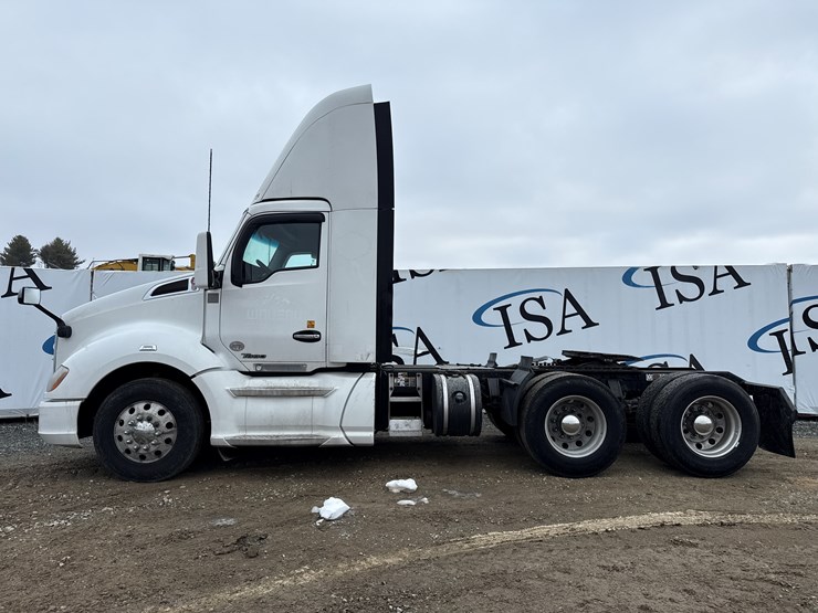 2017-kenworth-t680-image-2