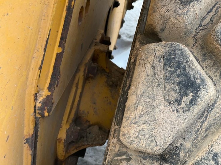 2004-john-deere-320-image-59