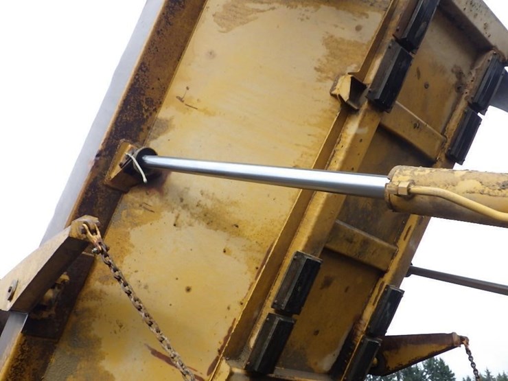 2005-caterpillar-740-image-14