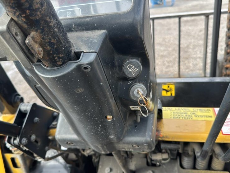 caterpillar-gc70k-image-31