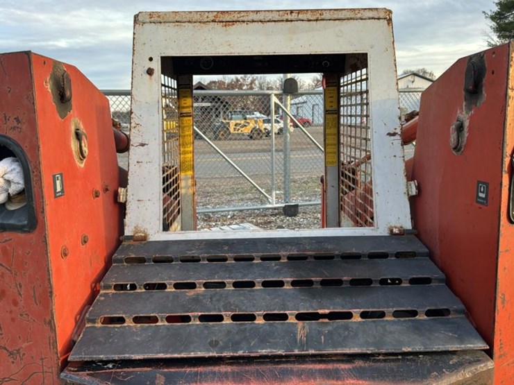 #1155-•-gehl-skid-steer-image-32