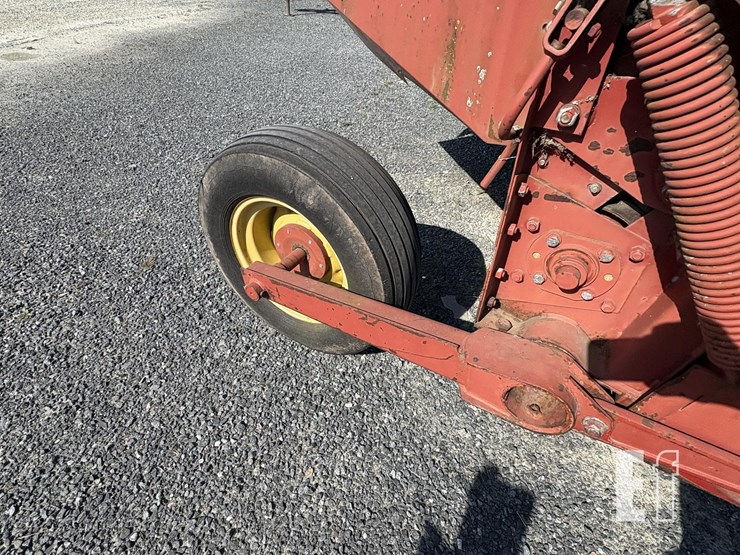 new-holland-492-image-6