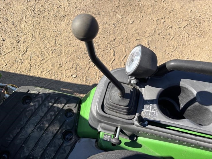 2021-john-deere-1025r-image-30