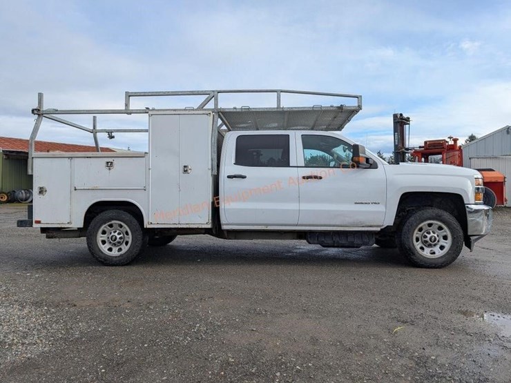 2017-chevrolet-silverado-3500-image-4