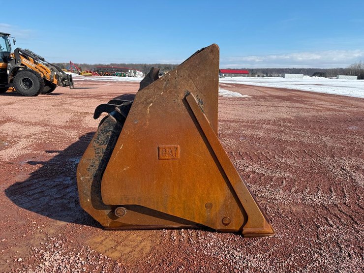 caterpillar-120-image-3