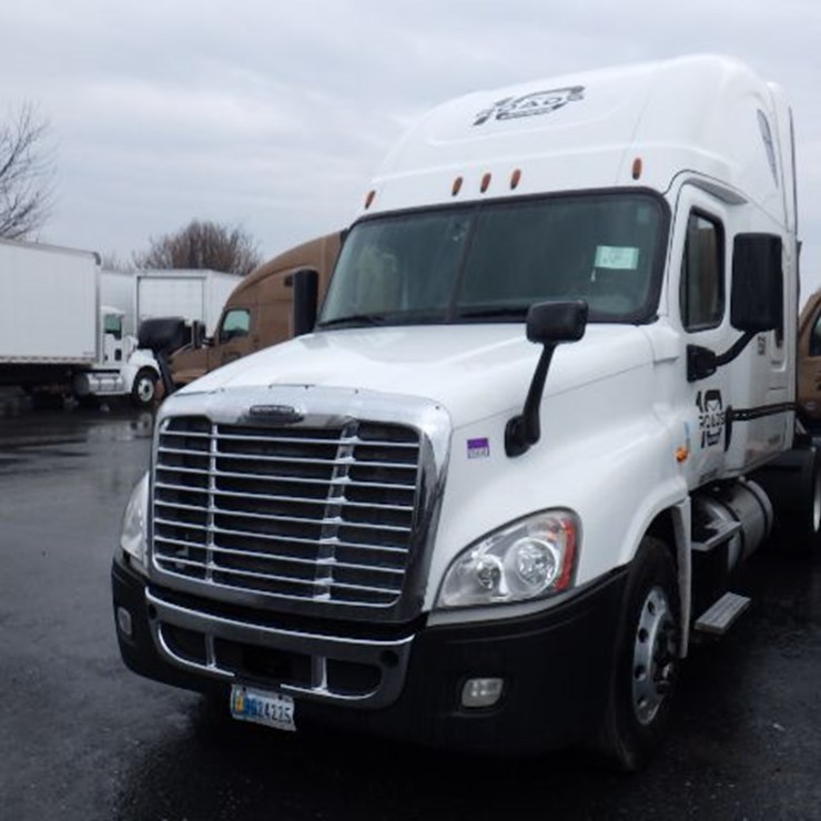 2016 FREIGHTLINER CASCADIA 125