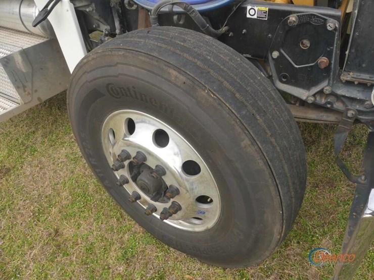 2007-peterbilt-379-image-12