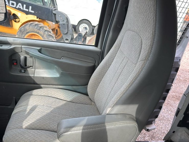 2008-gmc-3500-image-22