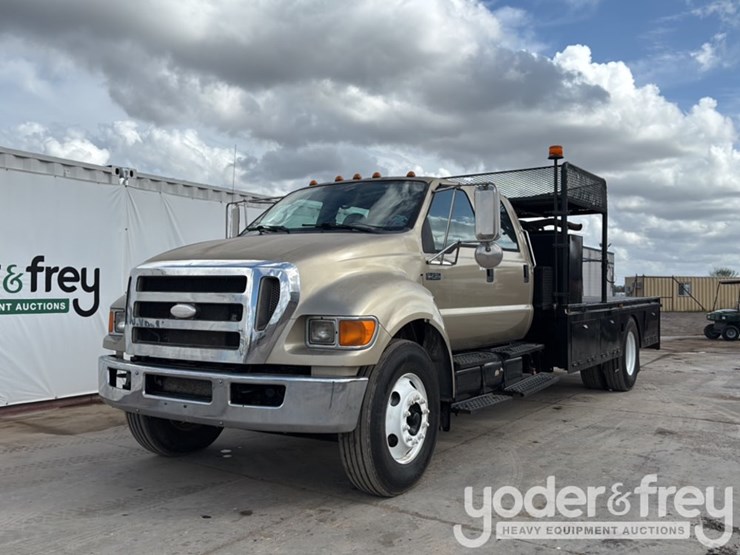 2009-ford-750-image-1