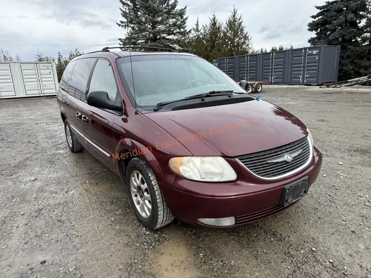 2002-chrysler-town-&-country-image-6