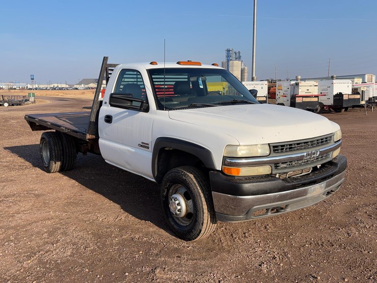 2001-chevrolet-c3500-image-2