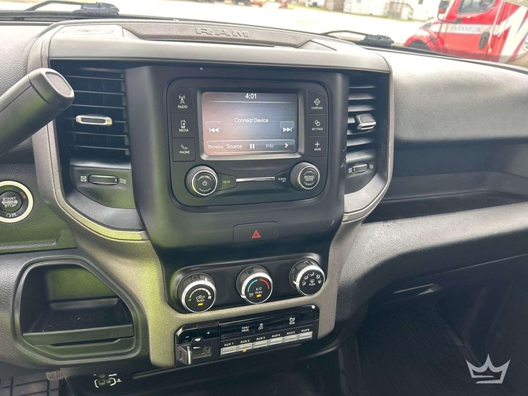 2019-dodge-3500-image-15