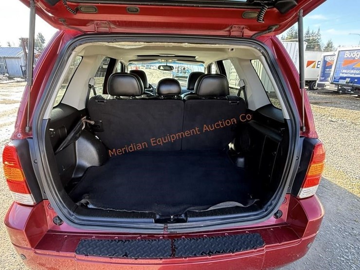 2005-ford-escape-image-14