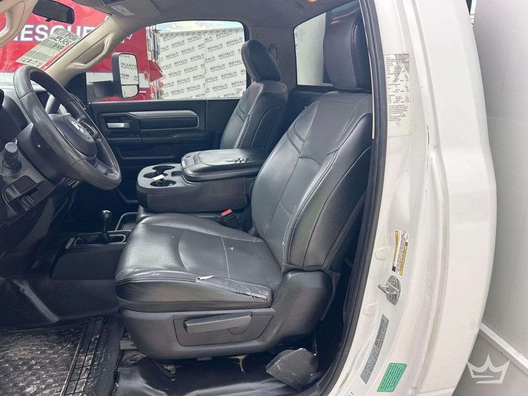 2019-dodge-3500-image-13