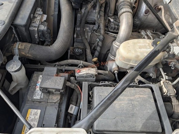 2017-chevrolet-silverado-3500-image-25