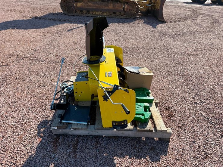 2022-john-deere-44-image-3