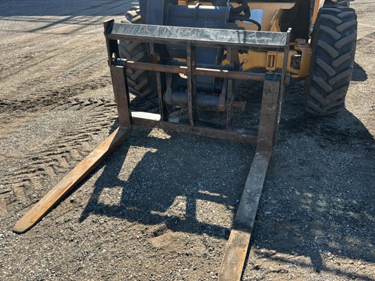 2006-jcb-527-55-image-11