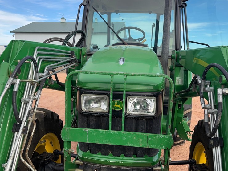 2009-john-deere-5083e-image-21