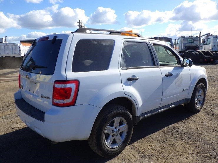 2009-ford-escape-image-3