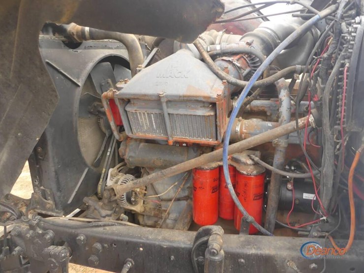 1981-mack-r686st-image-8