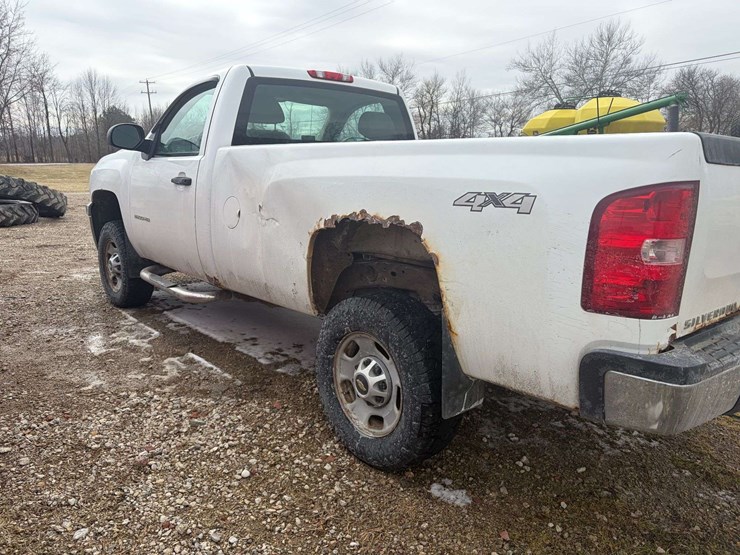 2013-chevrolet-silverado-2500hd-image-5