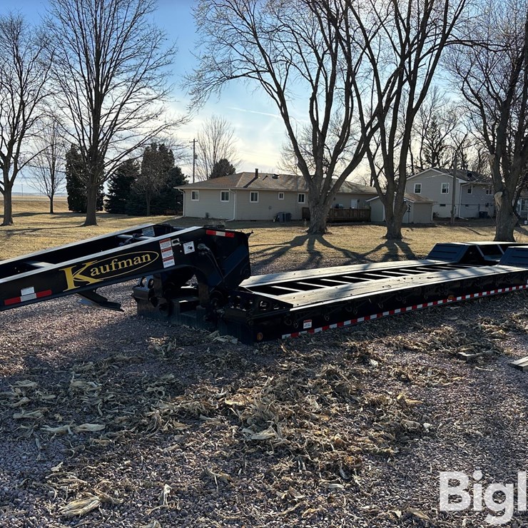 2023 Kaufman FRDT-35 T/A Detachable Lowboy Trailer