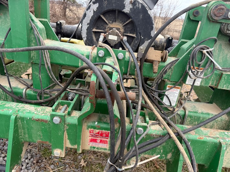 john-deere-12-image-71