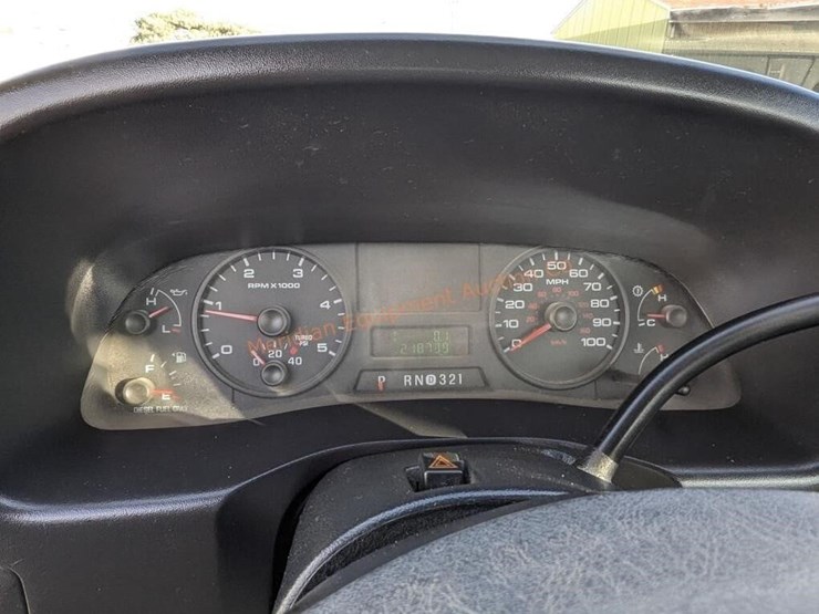 2005-ford-f550-xl-image-8