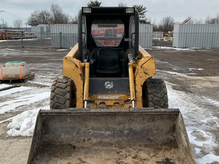 2004-john-deere-320-image-8